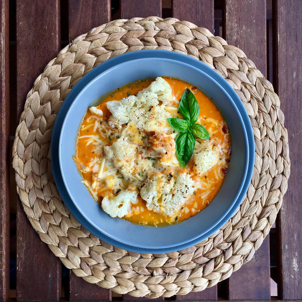 Coliflor Gratinada Con Crema De Pimientos