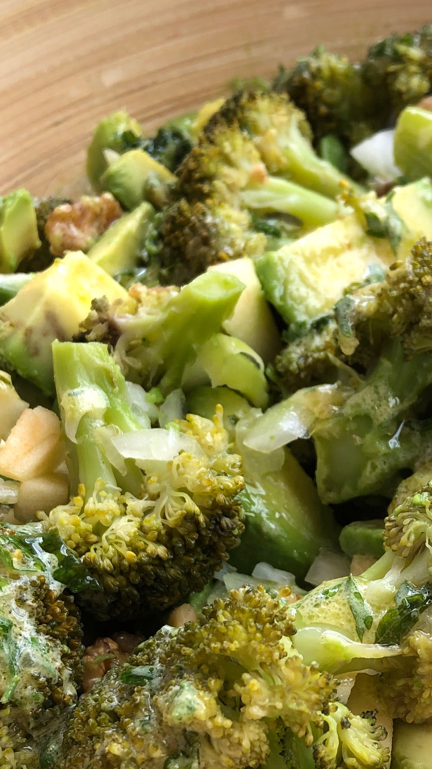 Ensalada de Brocoli con Aguacate y Nueces
