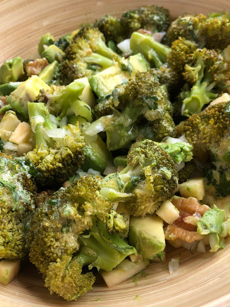 Ensalada de Brocoli con Aguacate y Nueces
