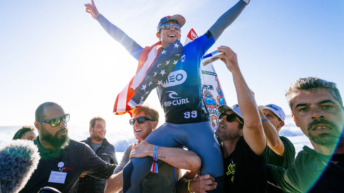 Griffin Colapinto en la final del MEO Rip Curl Pro Portugal 2026 en Supertubos