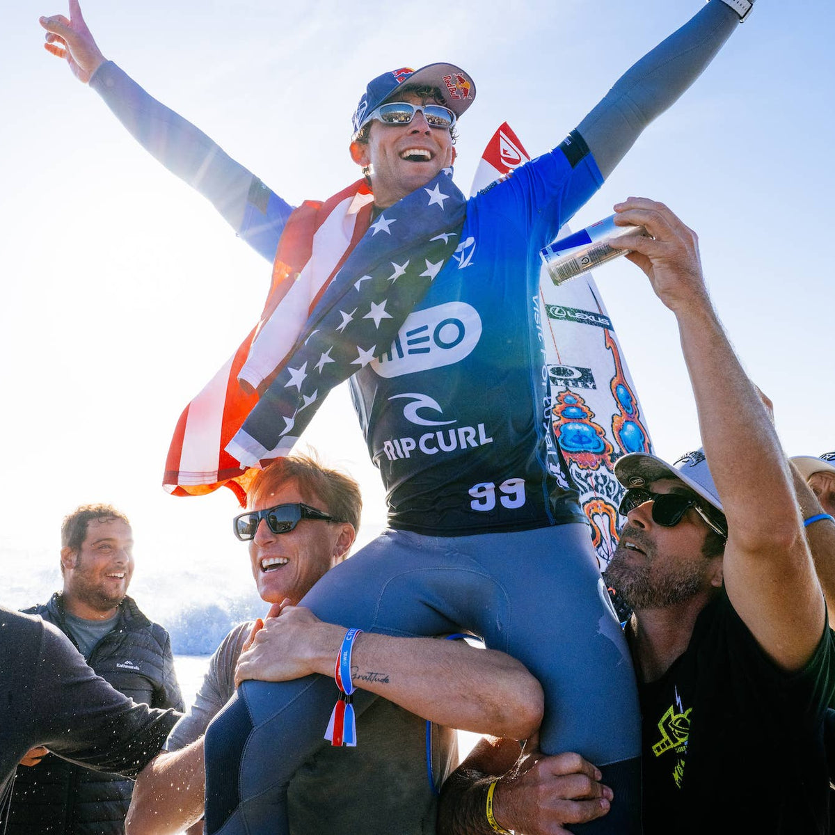 Griffin Colapinto en la final del MEO Rip Curl Pro Portugal 2026 en Supertubos