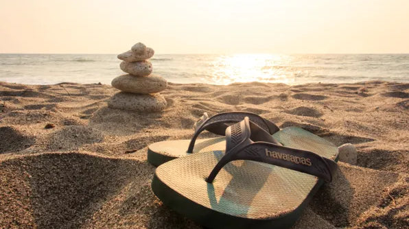 Chanclas Havaianas hombre modelos más vendidos en verano 2026 cómodas y resistentes para uso diario y playa