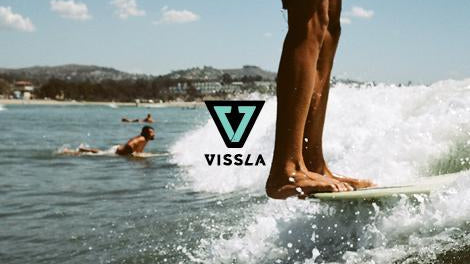 outfit VISSLA hombre camisetas camisas bañadores estilo surf moderno completo