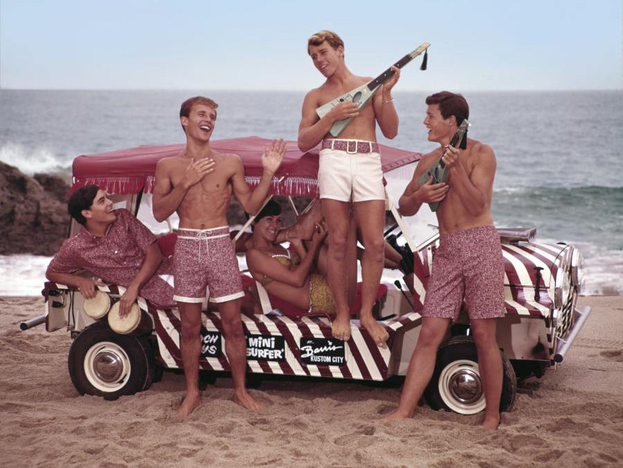 outfit surf hombre verano 2026 ropa playa estilo quiksilver billabong rvca