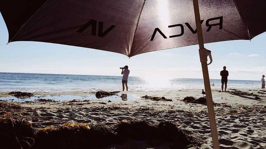 ropa RVCA mujer estilo surf urbano tendencia España