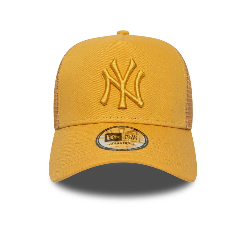 Gorra New Era NY League Essential Trucker Mostaza