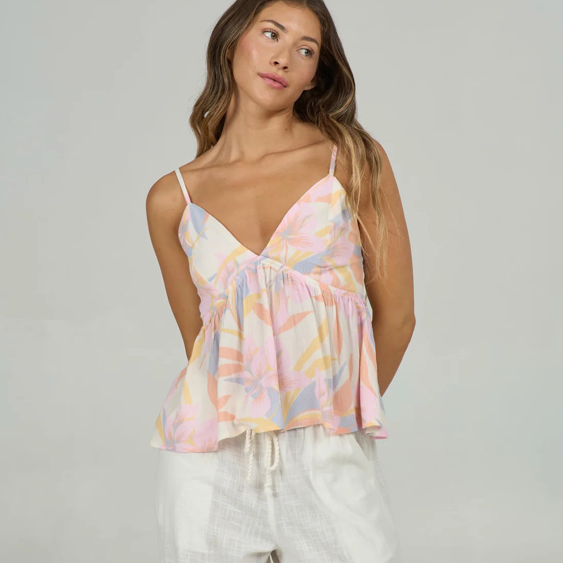 Top SALTY CREW Bloomed Off White blanco roto con estampado multicolor estilo surf verano mujer
