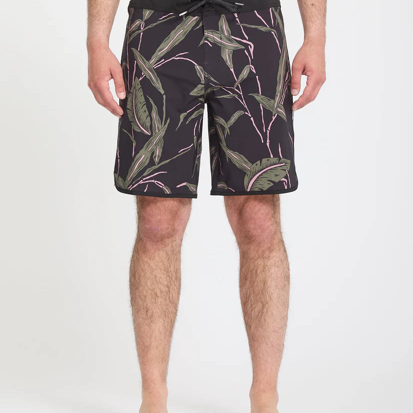 Bañador surf hombre Volcom Encounter Scallop Mod 19 Black boardshort Volcom estampado tropical