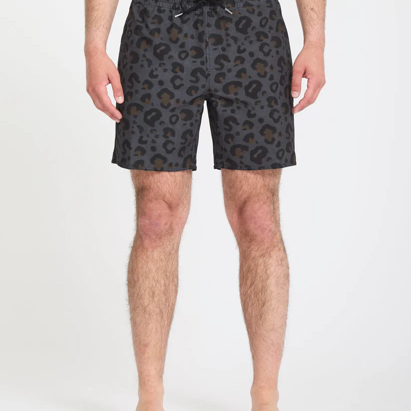 Bañador surf hombre Volcom Melange Trunk 17 Asphalt Black boardshort negro Volcom estampado