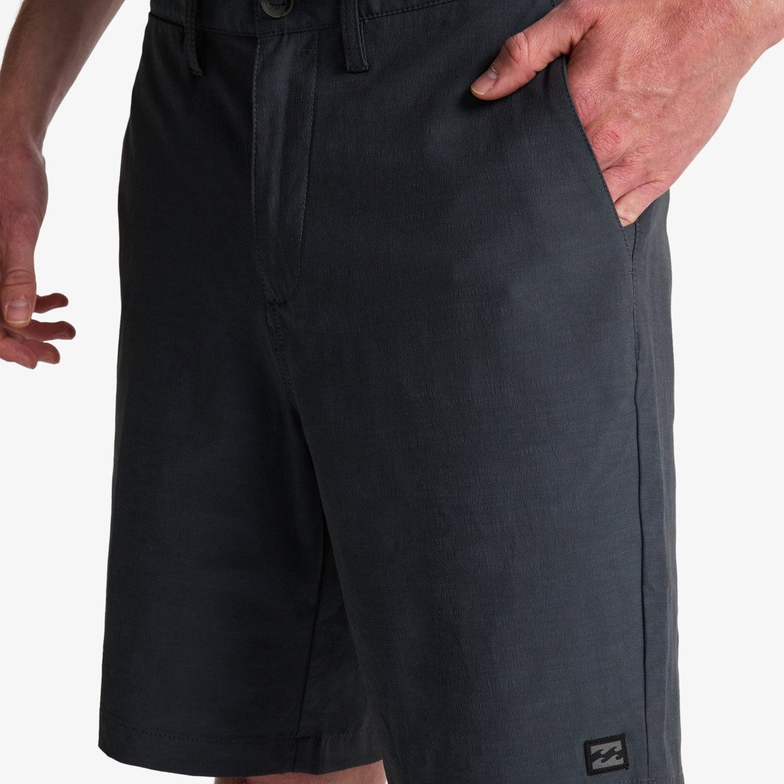 detalle delantero de las bermudas billabong crossfire solid 20 ombre blue