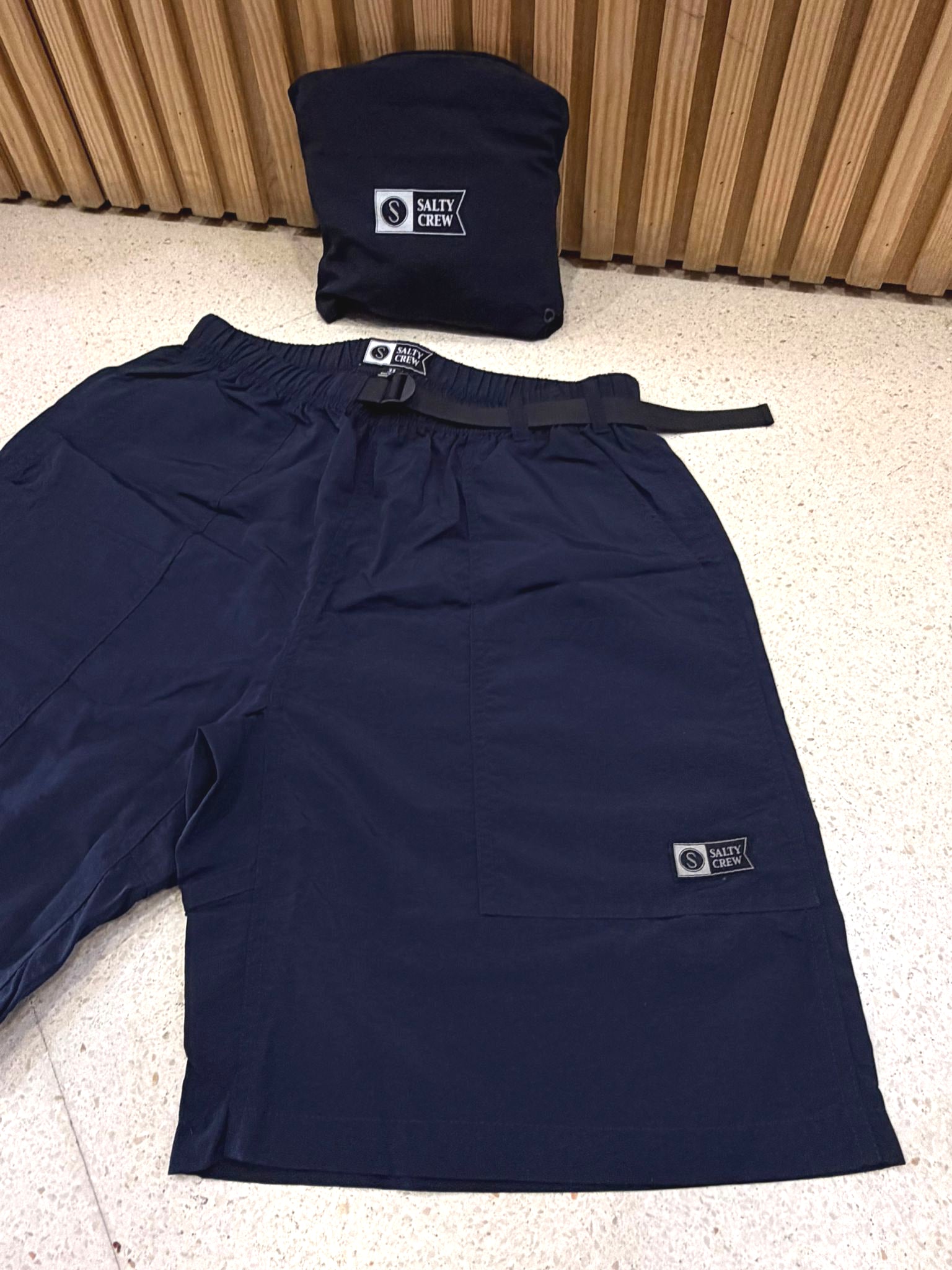 Bermudas híbridas SALTY CREW Raid Packale Utility Short Blue Nights color azul marino surf