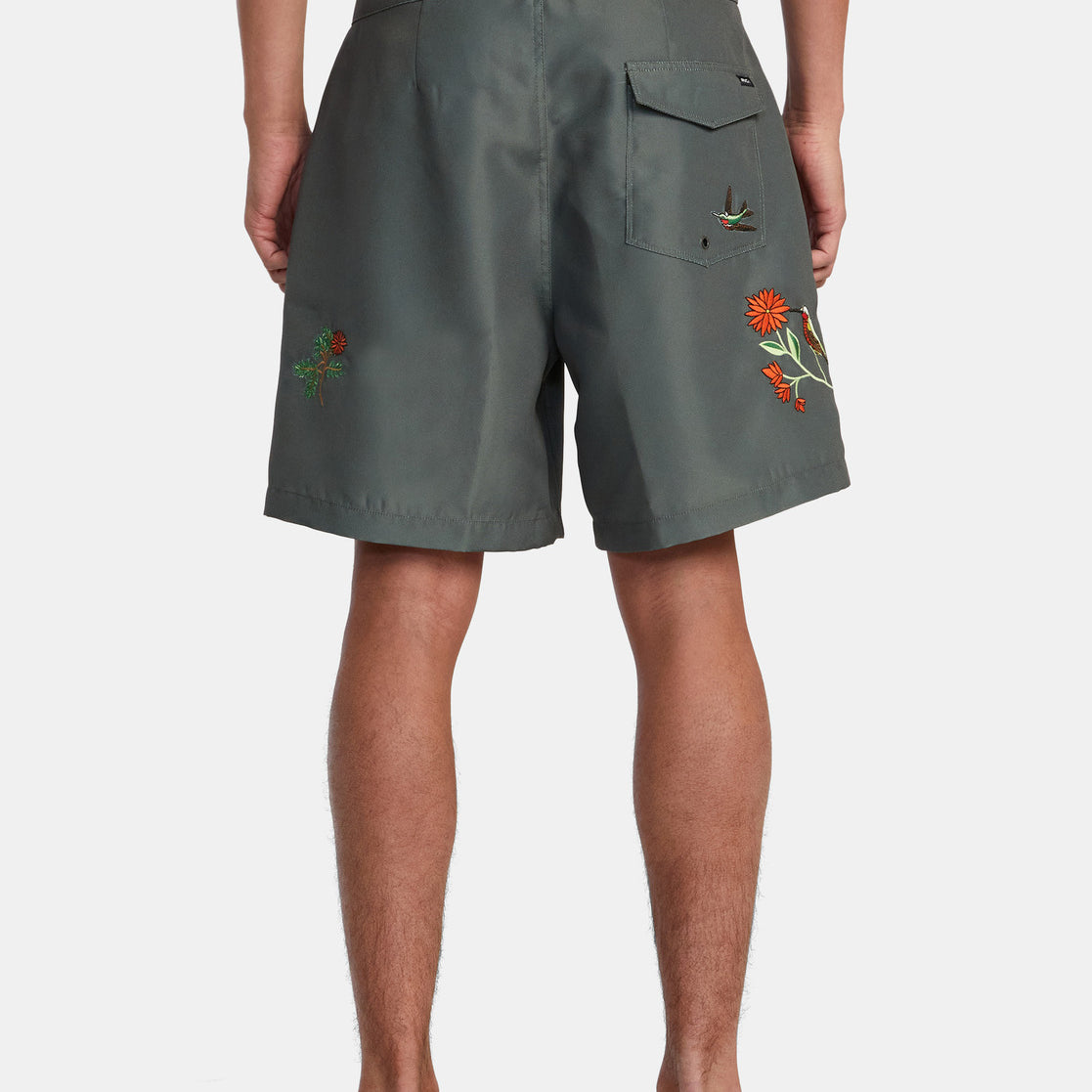 parte trasera bermudas RVCA Anytime 16 Trunk Olive hombre