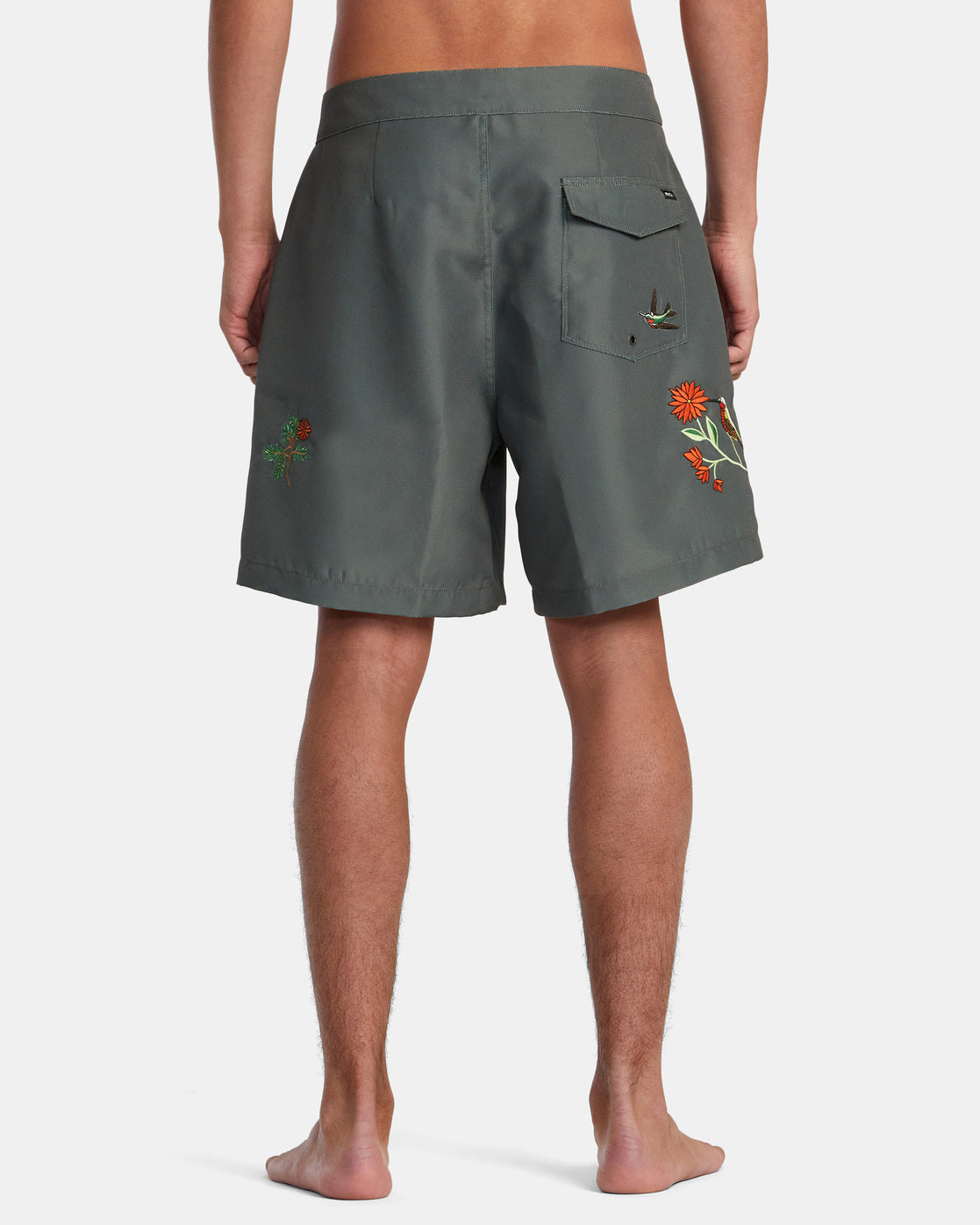 parte trasera bermudas RVCA Anytime 16 Trunk Olive hombre