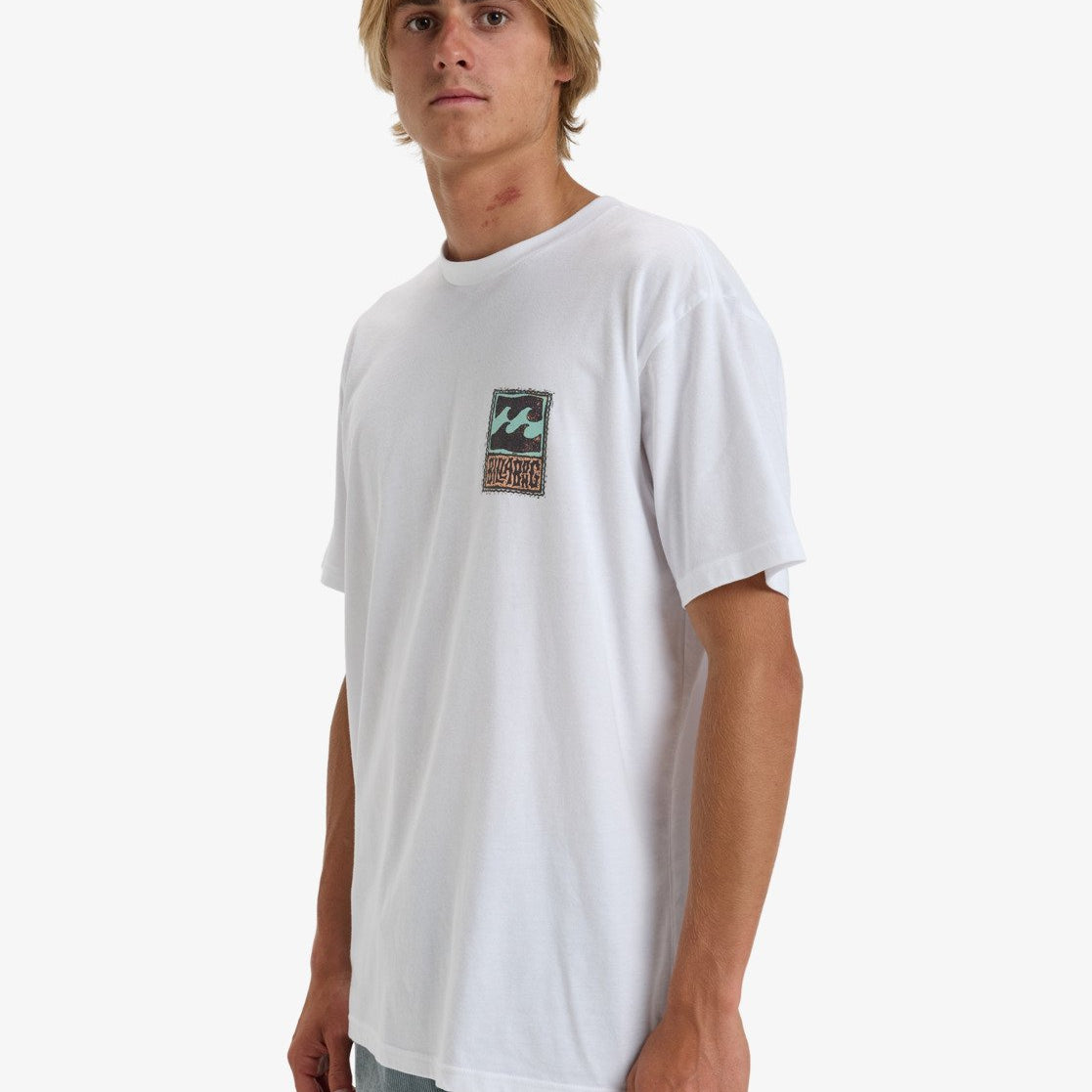 Camiseta Billabong Stamp White novedad THE SURF TOWN vista 04