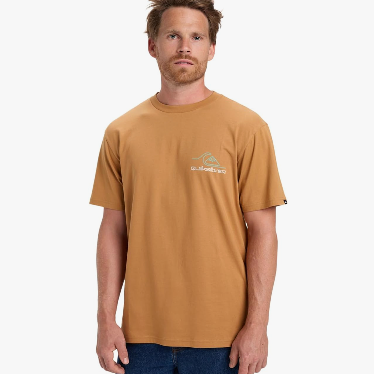 Camiseta Quiksilver Light Waves Almond para hombre color almendra estilo surf con logo en pecho y espalda