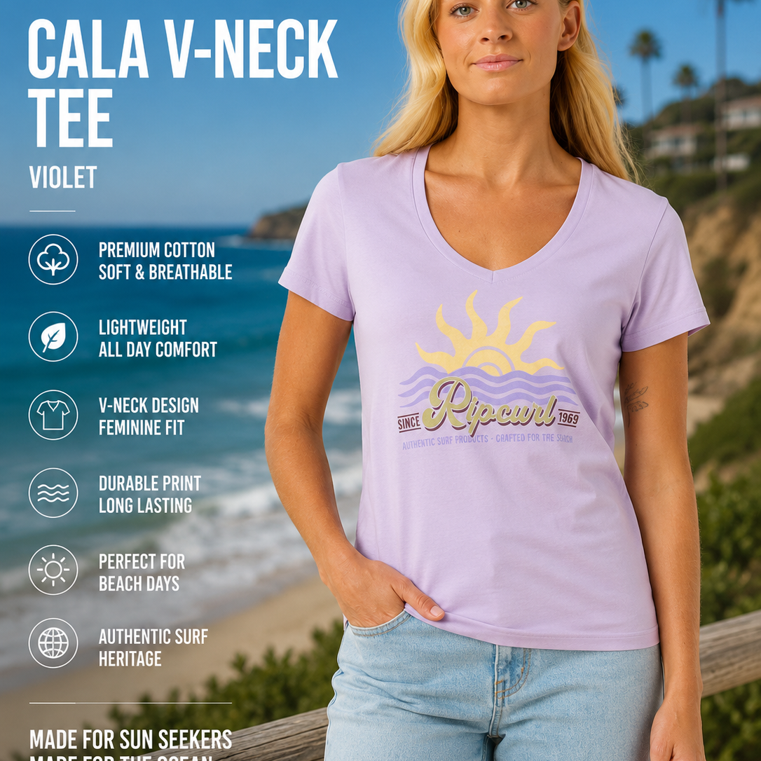 Camiseta Rip Curl Cala Vneck Lilac Mujer en entorno coastal luminoso con estética surf lifestyle femenina