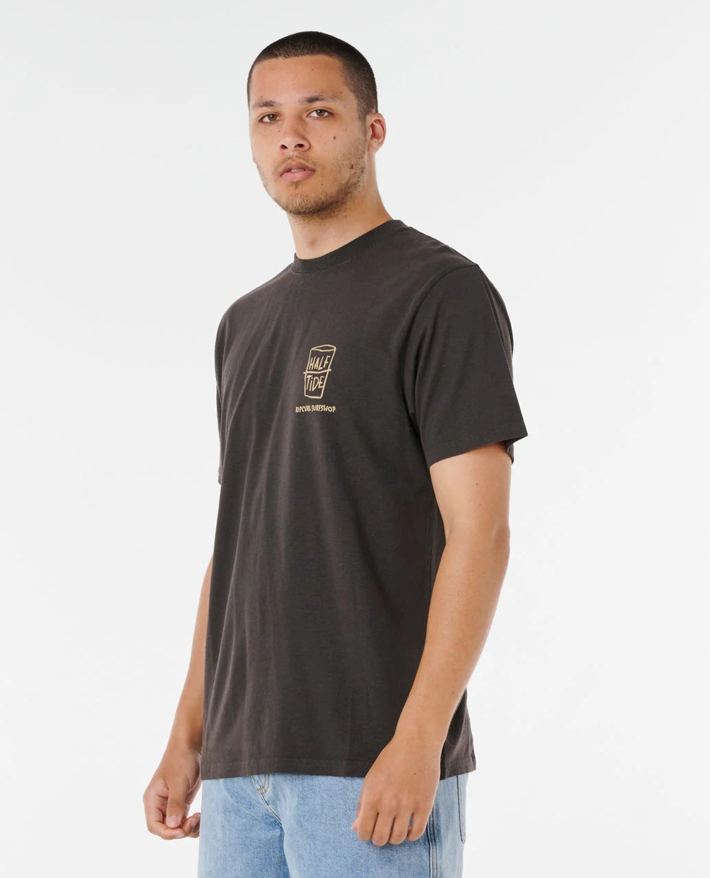 Camiseta Rip Curl Shaper Address Tee Washed Black hombre negra lavado con estampado frontal y trasero y tejido 50% algodón 50% cáñamo