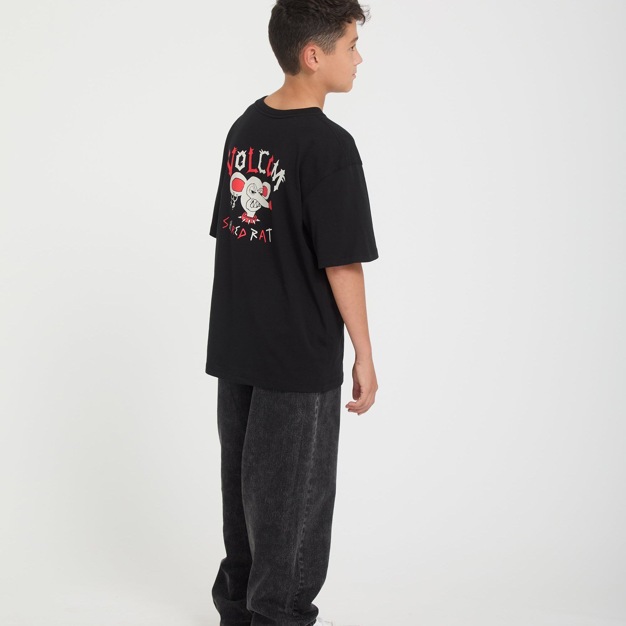 Camiseta Volcom Ozzy II Black para niño vista frontal del producto oficial