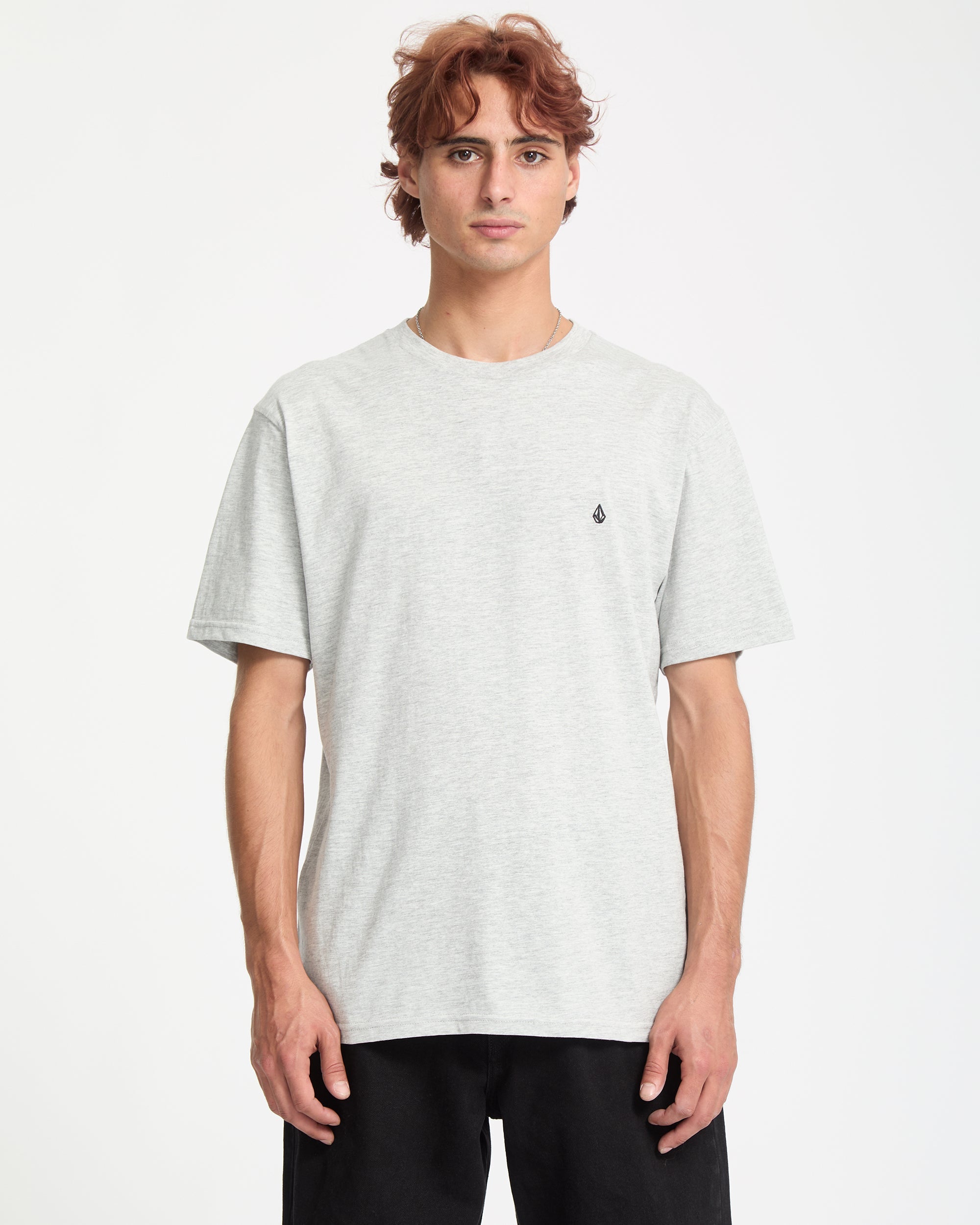 Camiseta Volcom Stone Blanks Heather Grey vista frontal con modelo oficial