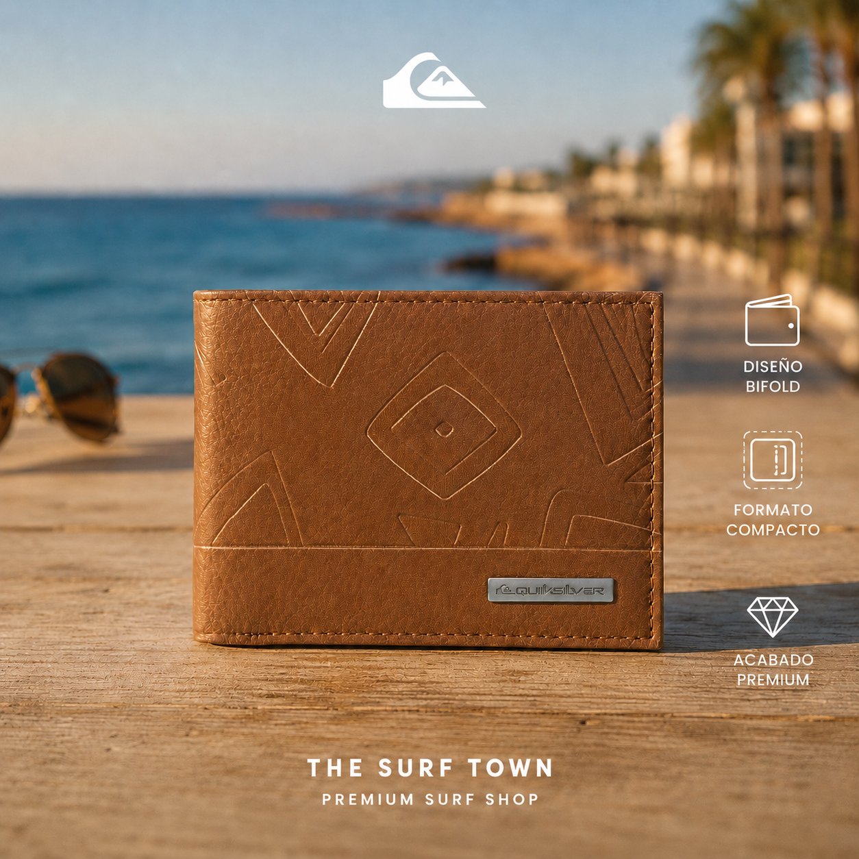 Cartera Quiksilver Freshness Tobacco Brown en imagen editorial propia de THE SURF TOWN junto al océano
