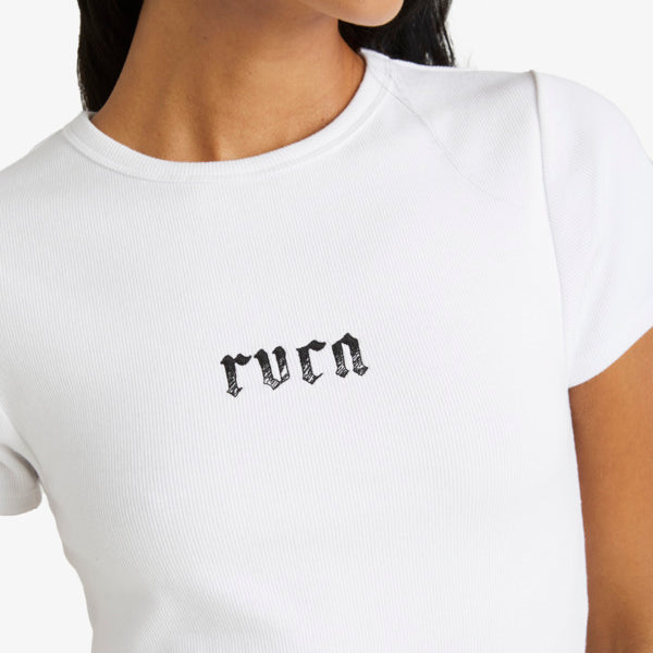 detalle logo camiseta RVCA Lynes Baby mujer