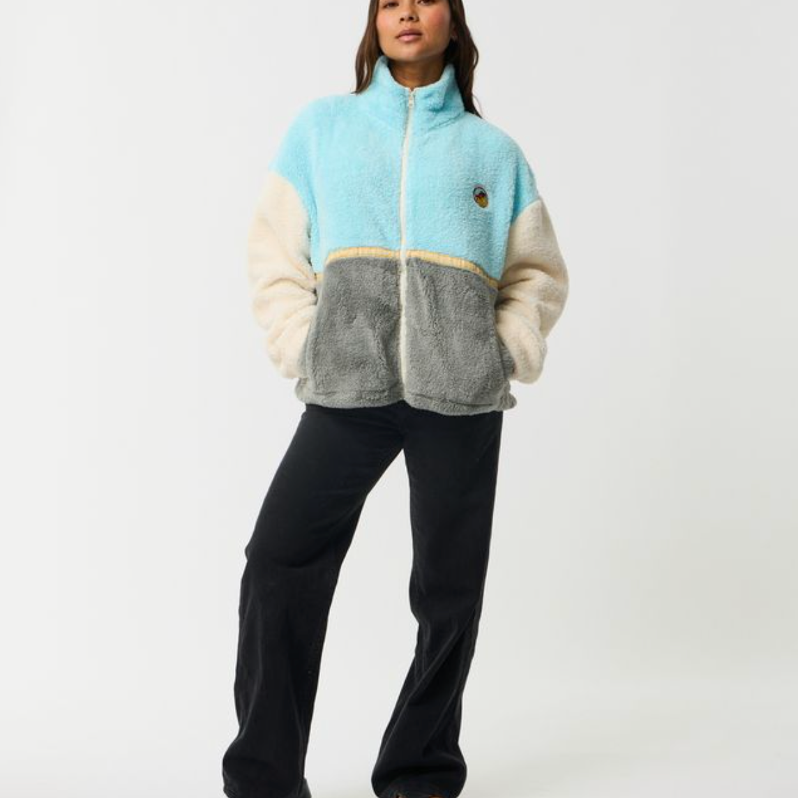 como queda puesto el Forro Polar Rip Curl Surf Revival Light Blue