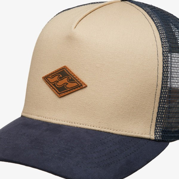 detalle delantero del parche de la gorra billabong diamond castle rock