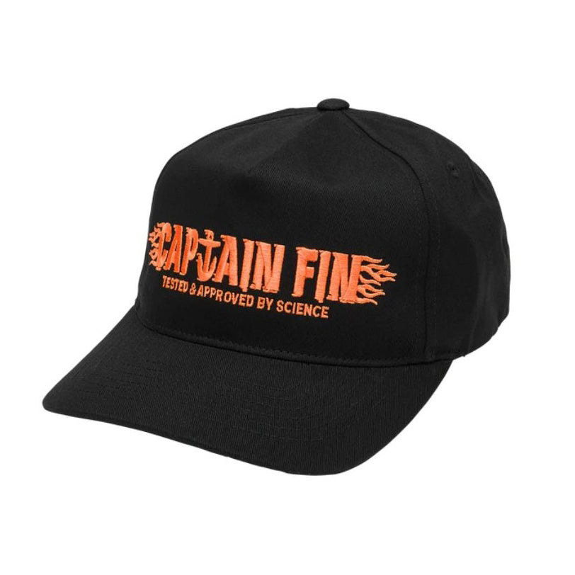 Gorra Captain Fin Flame ADJ negra con bordado naranja delantero y cierre snapback ajustable
