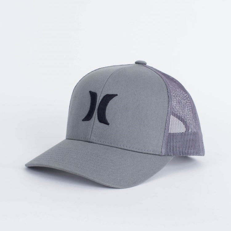 Gorra Hurley Del Mar Trucker Dark Grey gris con rejilla trasera y logo frontal
