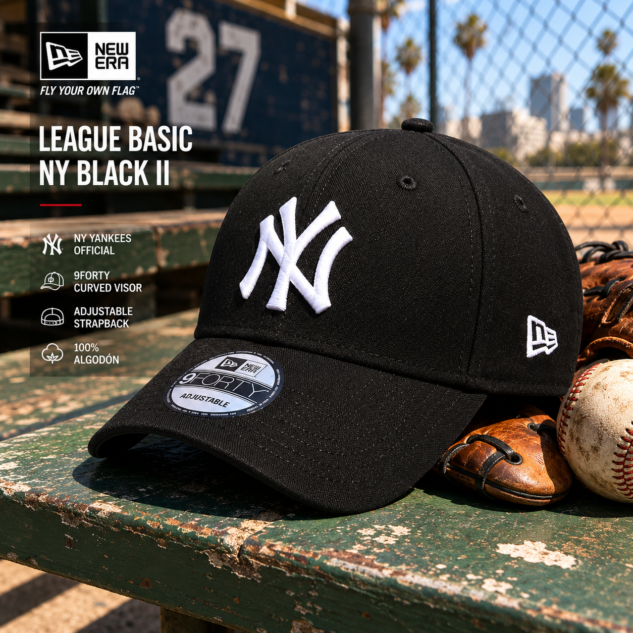 Gorra New Era League Basic NY Black II negra con logo blanco New York Yankees en escena editorial baseball americano vintage