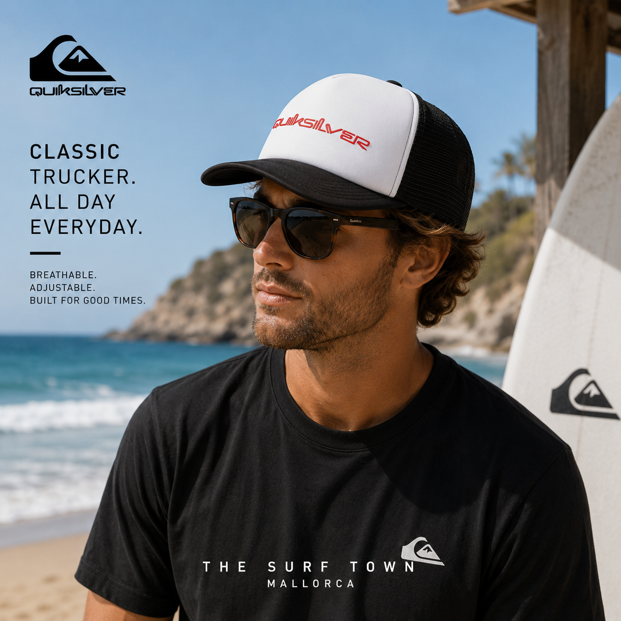 Gorra Quiksilver Omni Trucker White en fotografía editorial propia de THE SURF TOWN junto al mar con estilo surf lifestyle premium y luz natural diurna