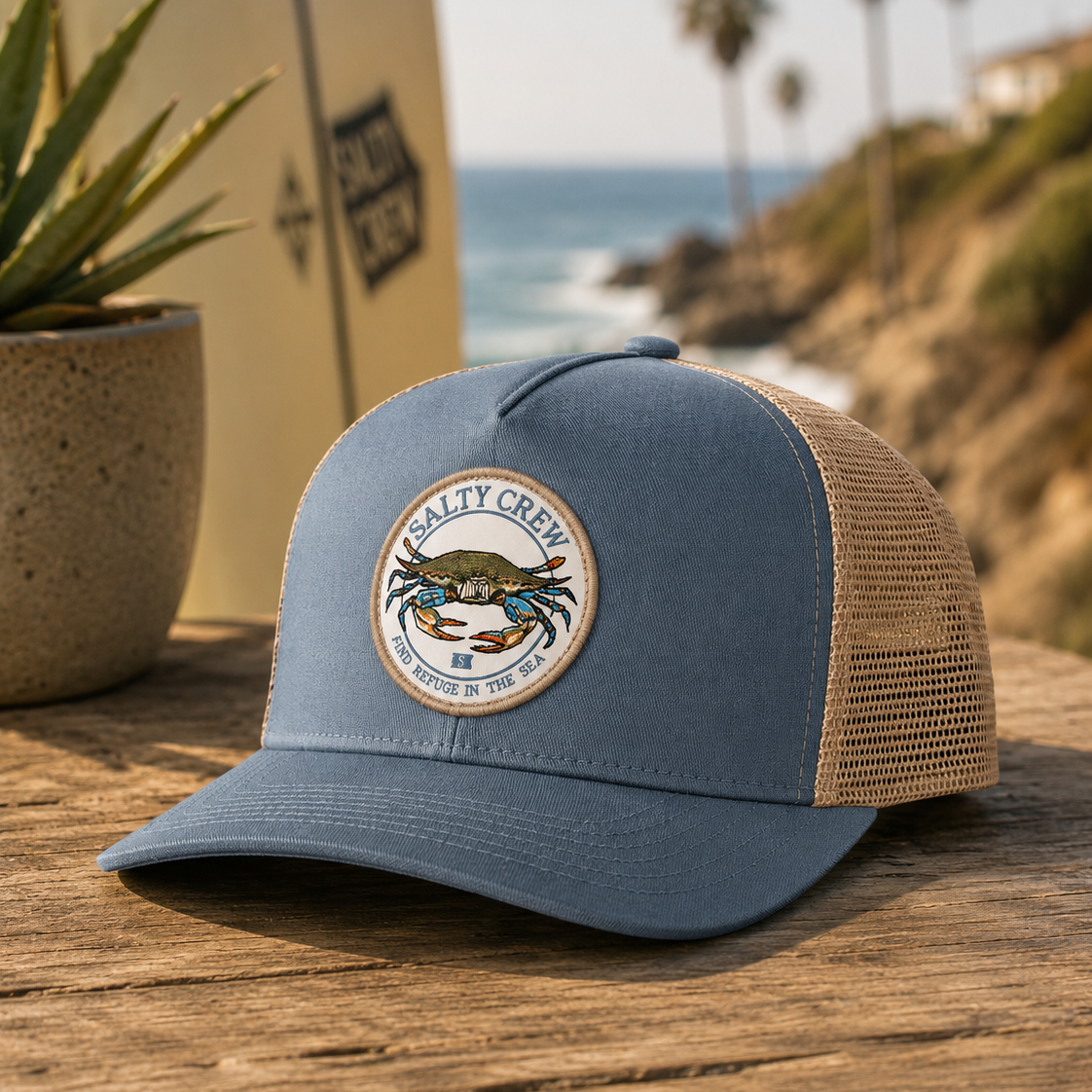 Gorra Salty Crew Jimmy Trucker Quarry Quarry en entorno lifestyle premium con inspiración surf y ambiente Costa del Sol