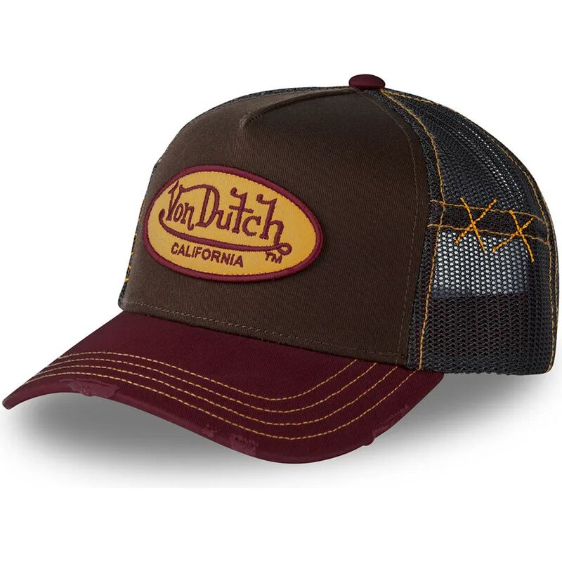 gorra von dutch de color marron con visera burdeos y logo delantero bordado en burdeos sobre fondo mostaza