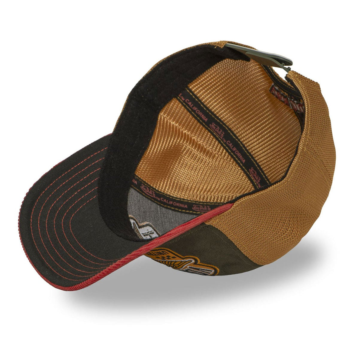 Detalle de la visera de pana de la gorra Von Dutch SEM19