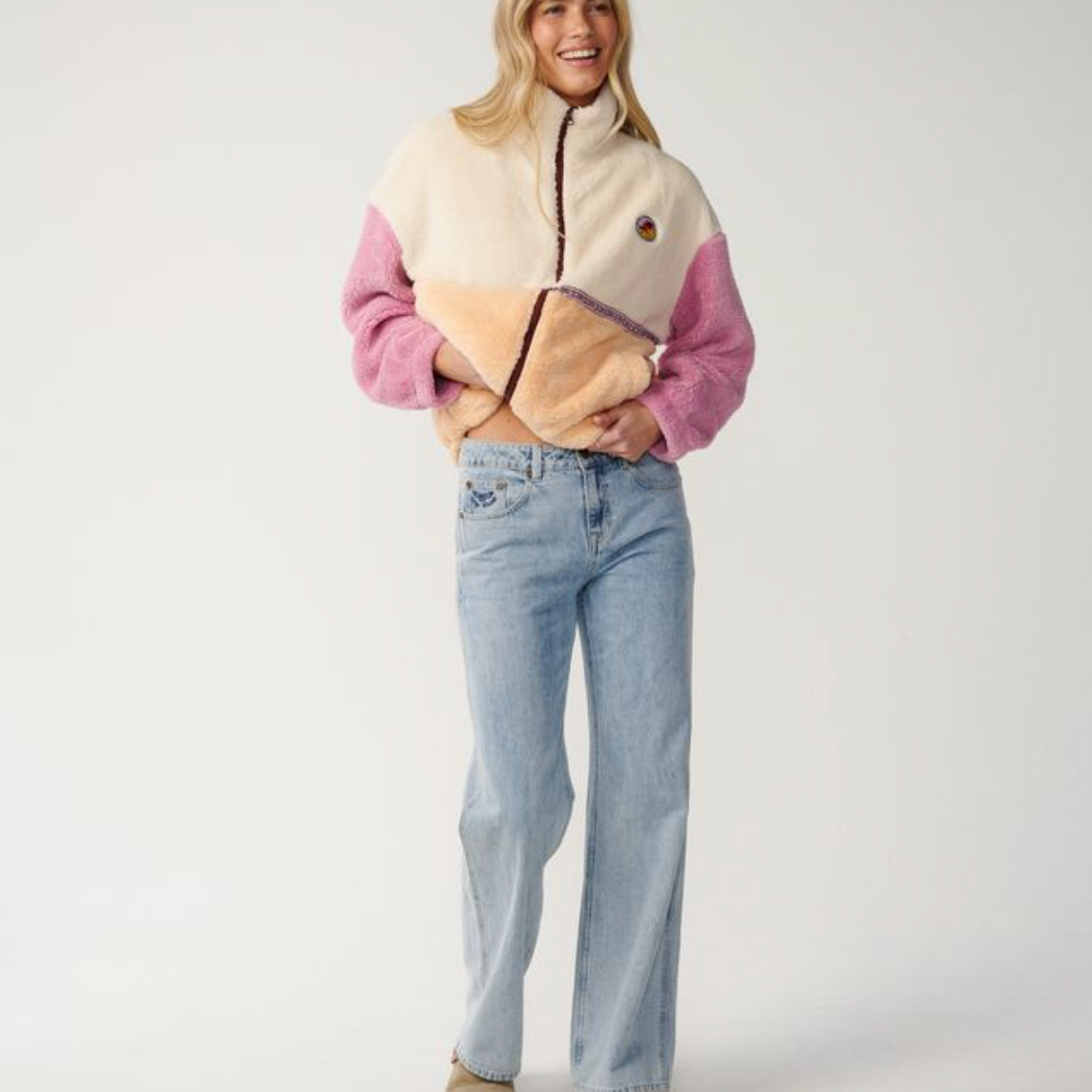 como queda puesto el Forro Polar Rip Curl Surf Revival Hershell
