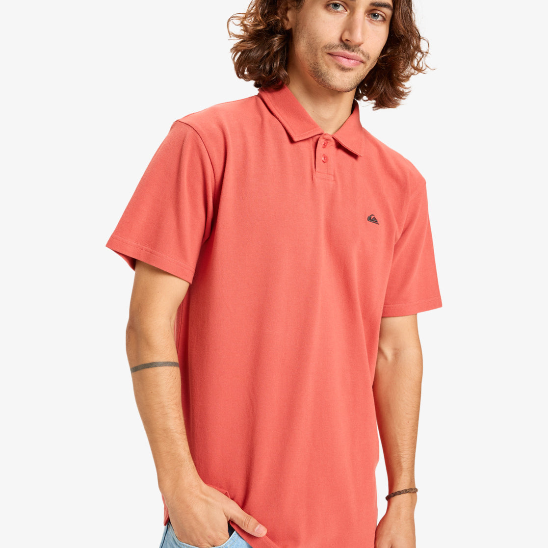 Polo Quiksilver MW Pique Mineral Red para hombre color rojo coral con logo Quiksilver bordado