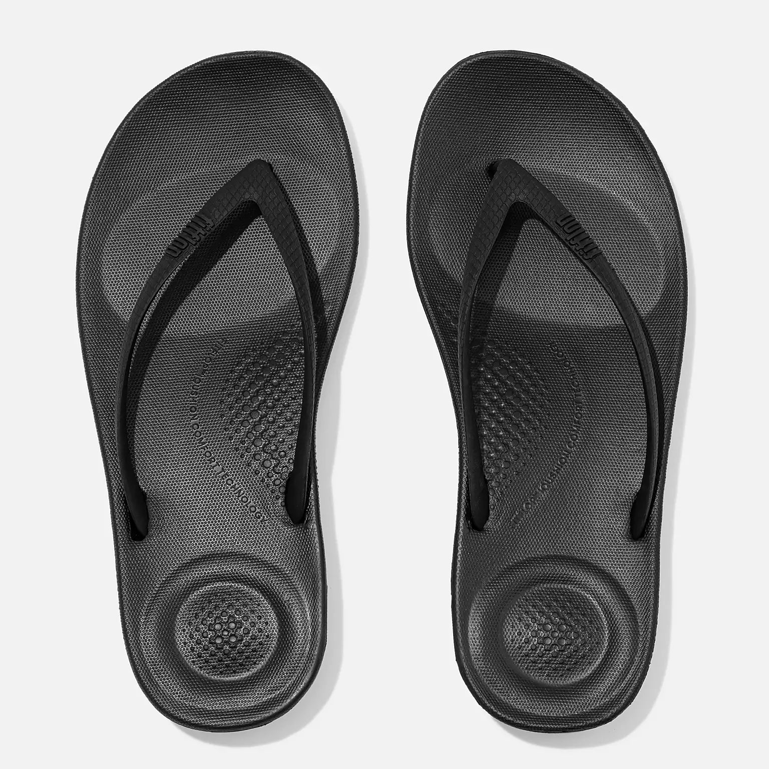 Chanclas mujer negras FitFlop Iqushion Ergonomic Black cómodas para verano y caminar