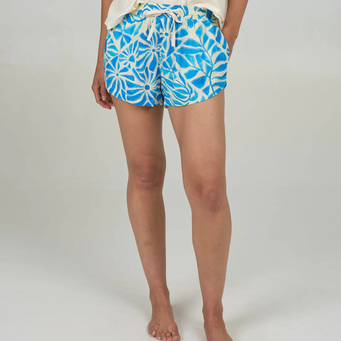 Short SALTY CREW Palapa Printed Bold Blue azul con estampado tropical estilo surf verano mujer