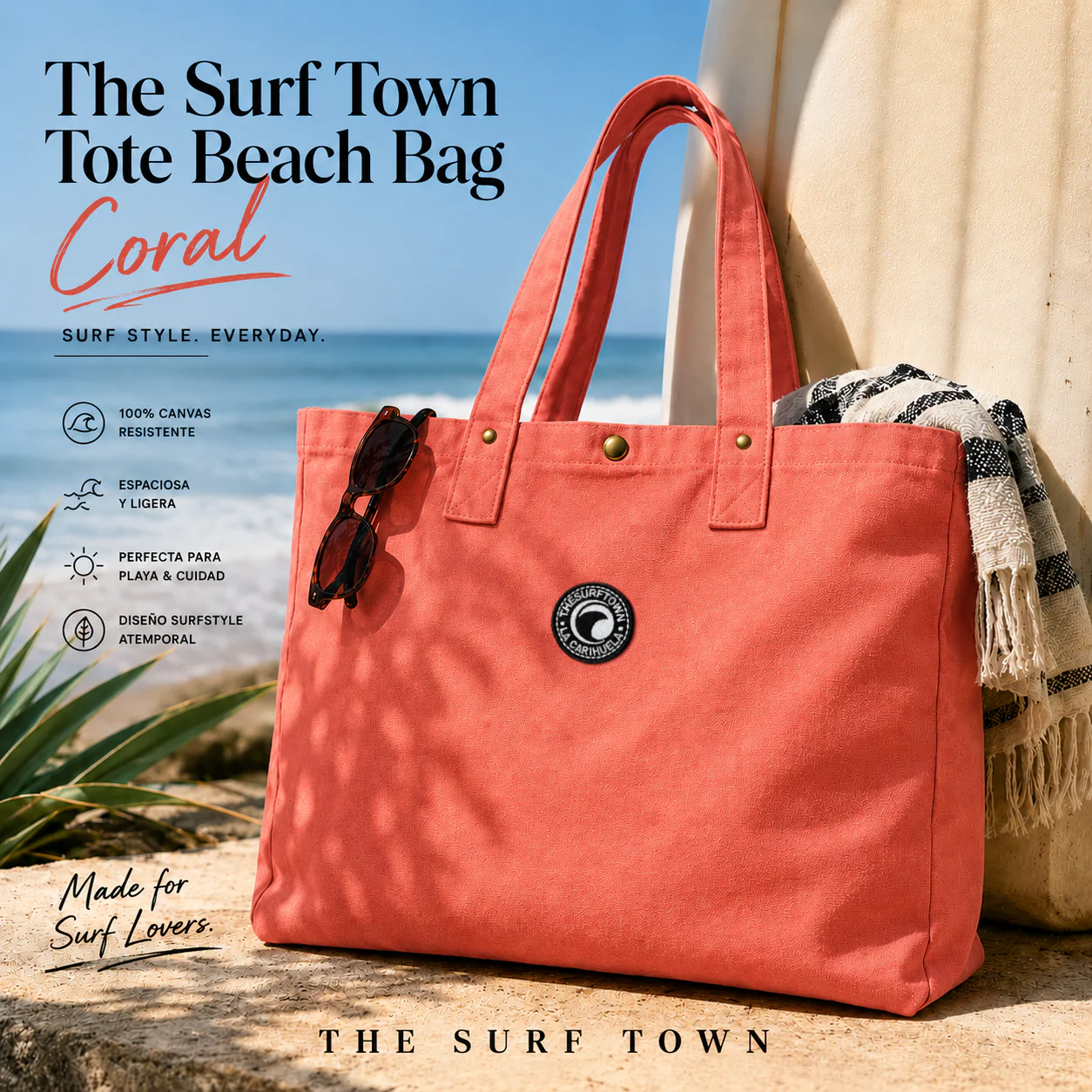 Bolso de playa The Surf Town Tote Beach Bag Coral en fotografía editorial lifestyle junto al mar, bolso de algodón premium para playa, vacaciones y uso diario