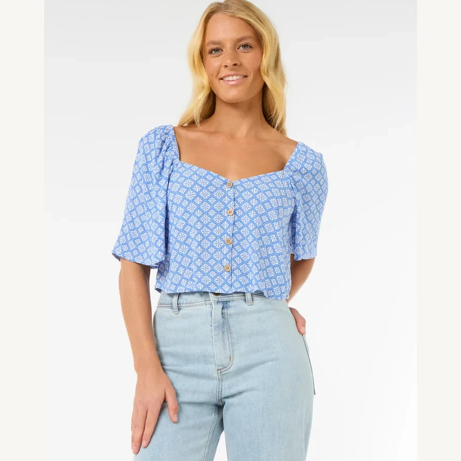 Top RIP CURL Classic San Carlos Blue mujer blusa azul estampada de viscosa con botones estilo verano