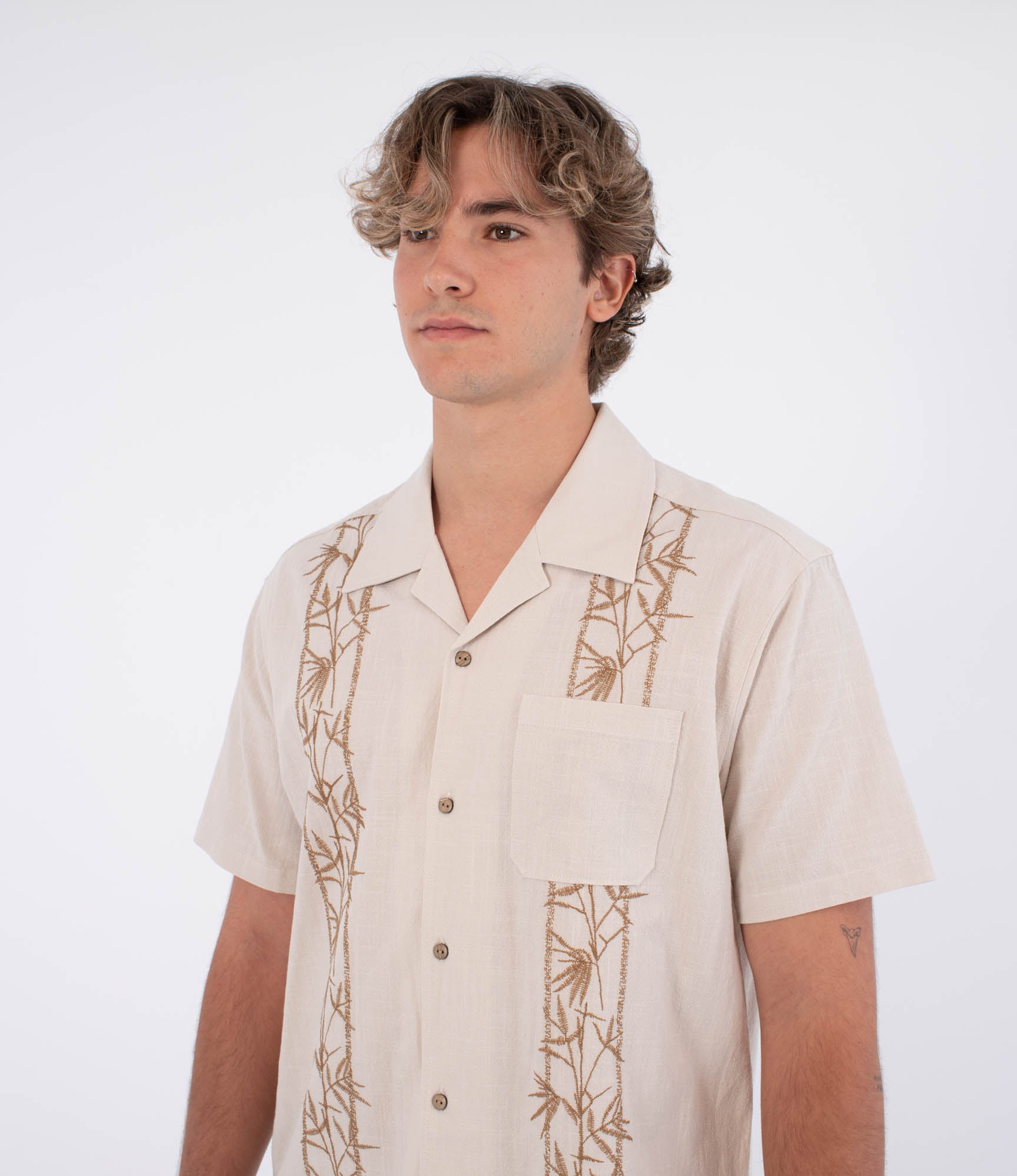 Camisa Hurley Sano Camp Embroidered SS Bone