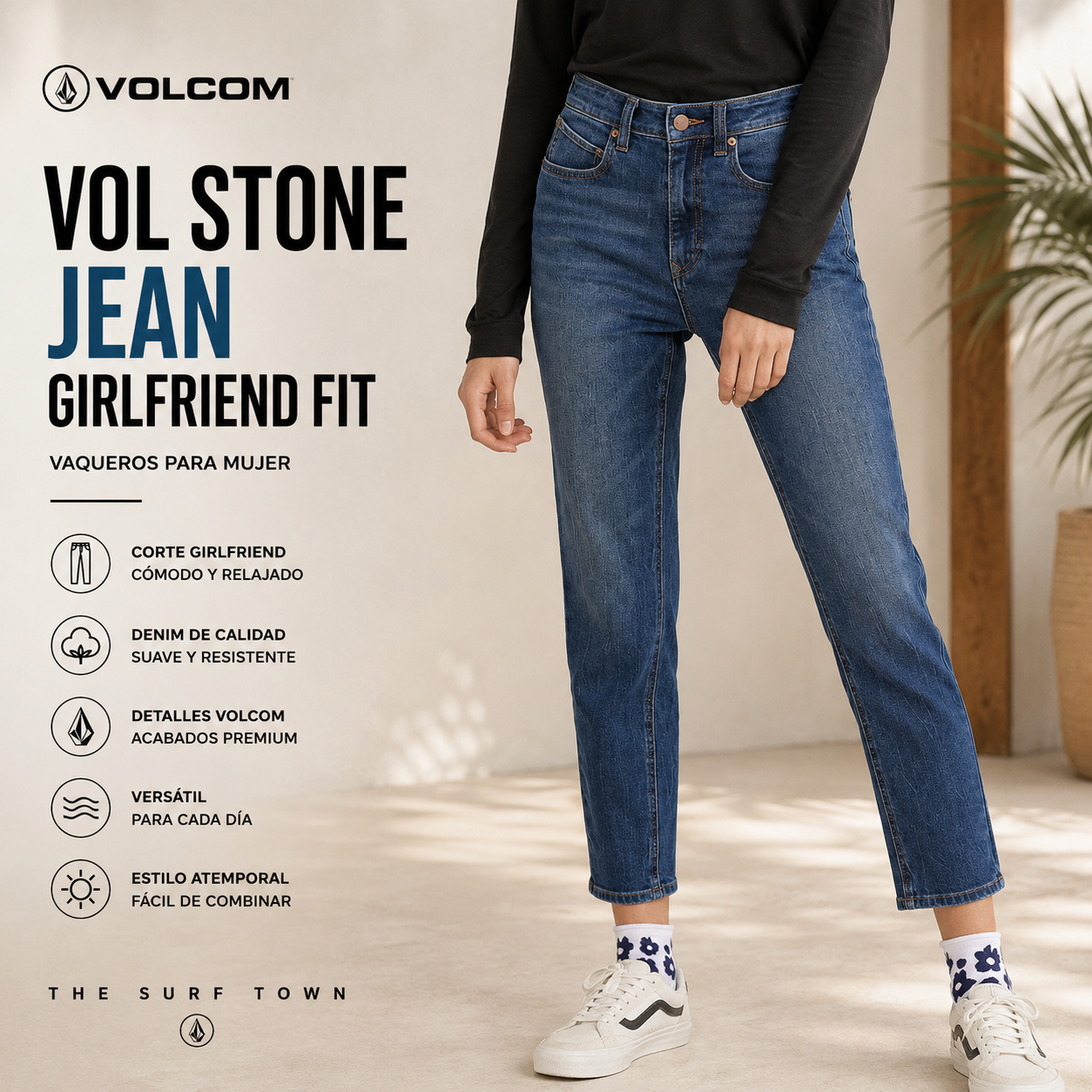 Vaqueros Volcom Vol Stone Jean Girlfriend Fit para mujer en fotografía editorial propia de THE SURF TOWN, jeans denim azul de corte girlfriend con estilo casual surf lifestyle