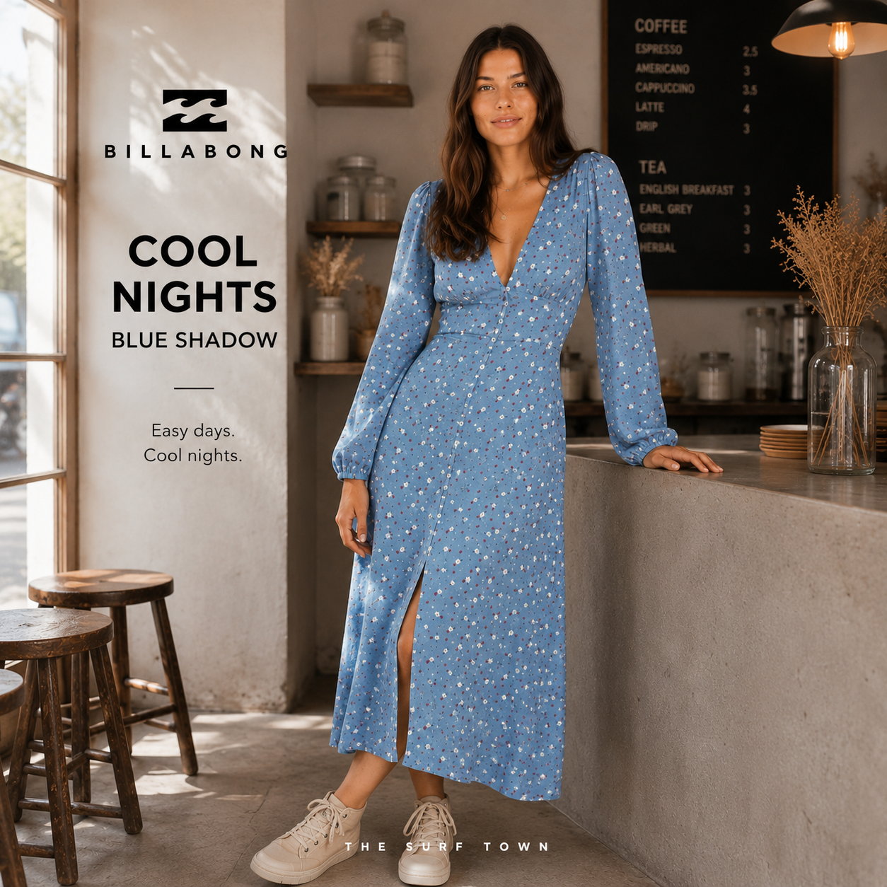 Vestido Billabong Cool Nights Blue Shadow en fotografía editorial propia de THE SURF TOWN en cafetería premium con estilo coastal chic y moda femenina Billabong