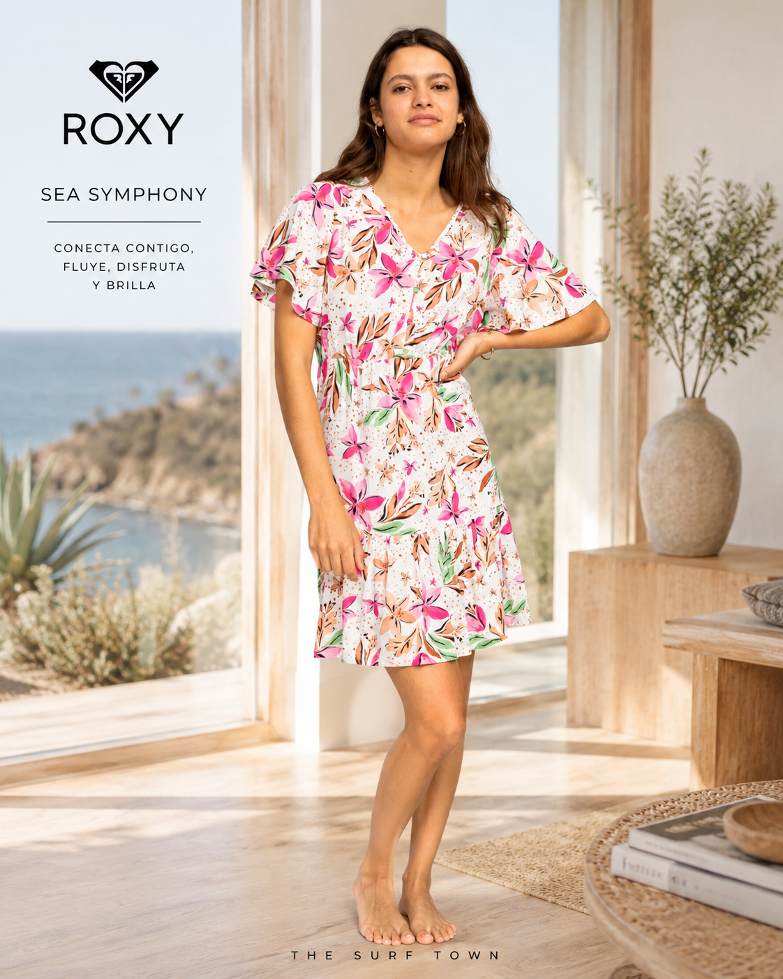 Vestido Roxy Sea Symphony en fotografía editorial propia de THE SURF TOWN dentro de una coastal luxury beach house con vistas al mar y estilo surf lifestyle femenino