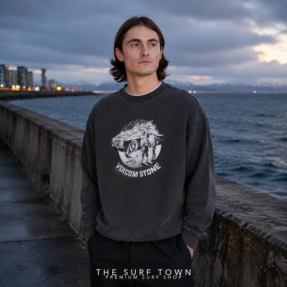 Sudadera Volcom Lifer Crew Black en editorial premium The Surf Town