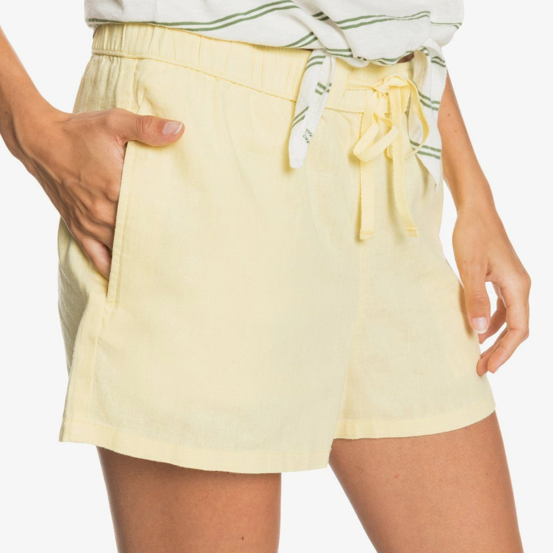Shorts Roxy Love Square Pale Banana de lino para mujer en color amarillo claro