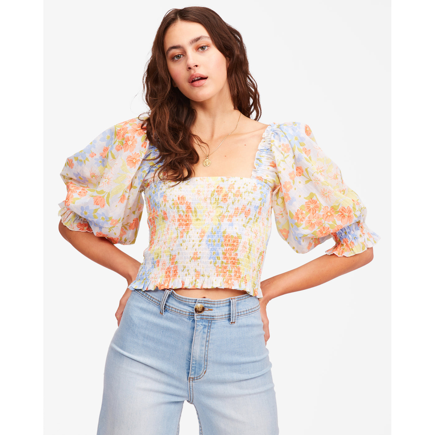 Top BILLABONG Feeling Groovy White Multi floral con mangas abullonadas para mujer