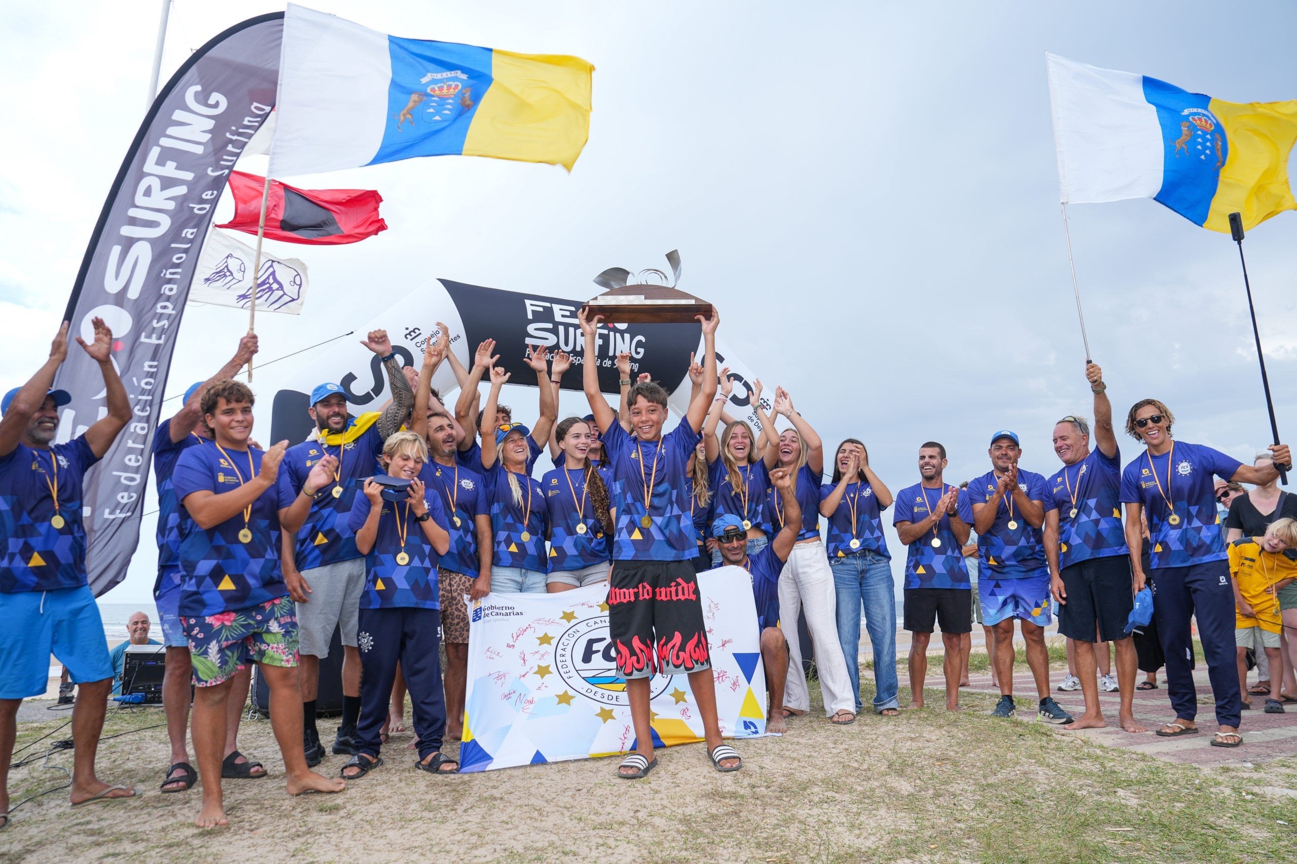 Selección canaria campeona de España de surfing por autonomías 2026 en Berria