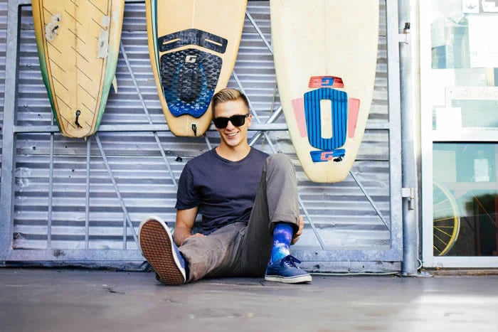 Estilo California verano 2026 con outfits surferos y ropa surf premium inspirada en beachwear