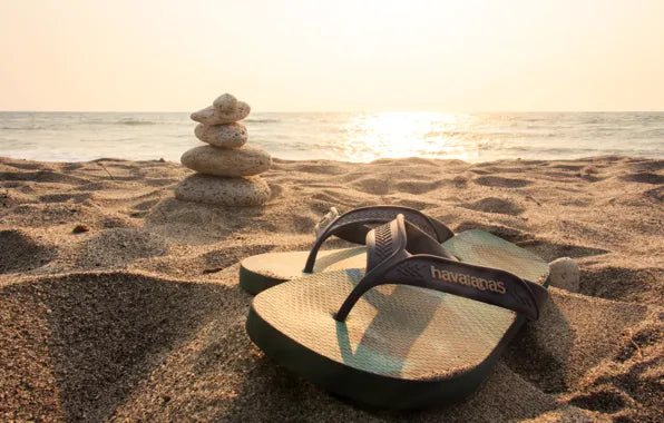 Chanclas Havaianas hombre modelos más vendidos en verano 2026 cómodas y resistentes para uso diario y playa